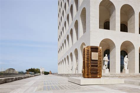 colosseo quadrato fendi mostra abiti cinema|La mostra Arnaldo Pomodoro all'EUR di Roma .